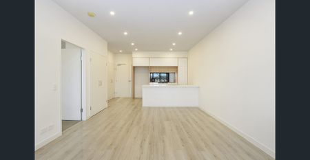 Light-filled residence in Thornton Estate - Photo 4