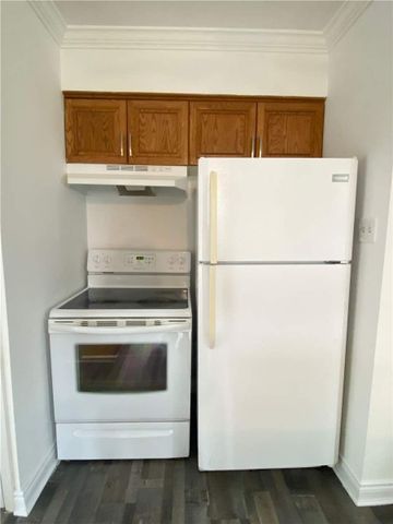 For Lease - 125 Innisfil Street, Barrie, Ontario - Photo 5