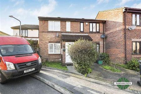 Blunden Close, Chadwell Heath, RM8 - Photo 5