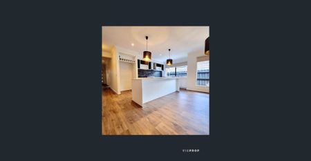 Modern & Spacious Family Home in the Prestigious Woodlea Community - Photo 2