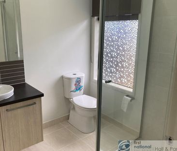 18 Olive Grove, Officer - Photo 4