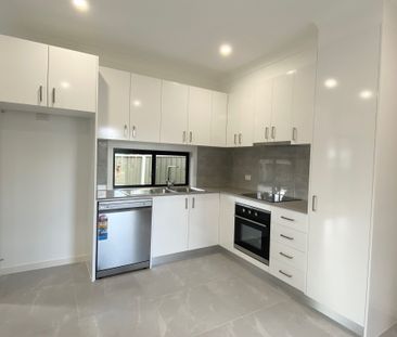 Stunning Brand-New 3 Bedroom Granny Flat in Oxley Park - Photo 5