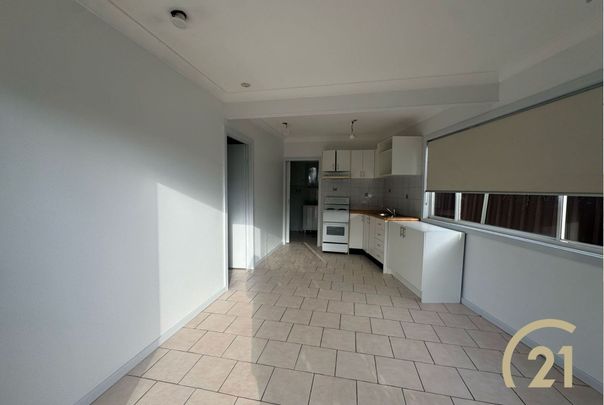 One Bedroom Granny Flat, in a Prime Location! - Photo 1