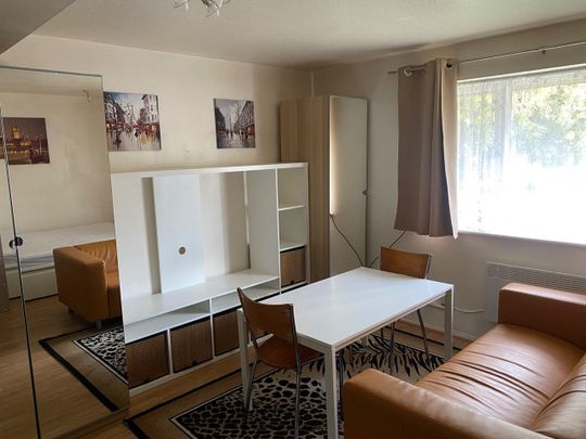 Studio Flat, London, E16 - Photo 1