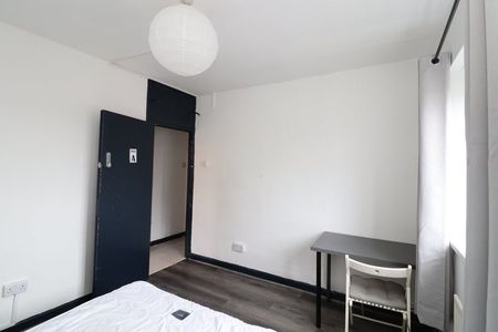 Room in a Shared Flat, Godwin House, E2 - Photo 5