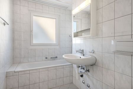 Modern, bright and spacious apartment - Photo 5