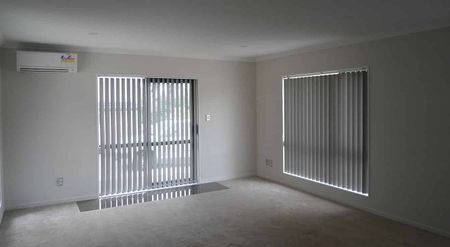 MODERN, SUNNY & SPACIOUS 3 BEDROOMS HOUSE - Photo 2