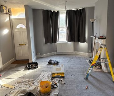 2 Bed Terraced House, Lilian Road, SW16 - Photo 2