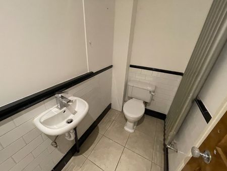 Room in a Shared Flat, High Road, NW10 - Photo 4