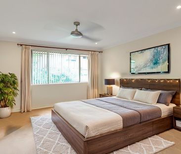 BEAUTIFULLY PRESENTED TWO BEDROOM TOWNHOUSE IN QUIET COMPLEX - Photo 6