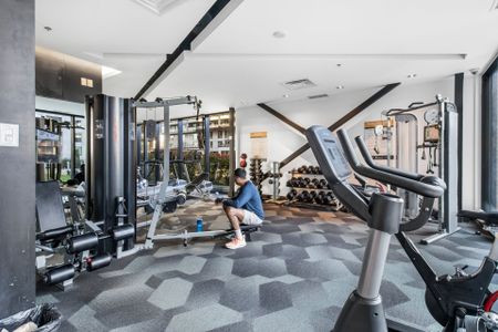 195 Rue Peel, Montréal (Le Sud-Ouest), QC H3C - Photo 3