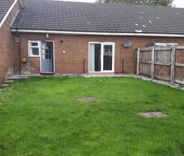 2 Bed Terraced House, Percy Drive, M5 - Photo 2