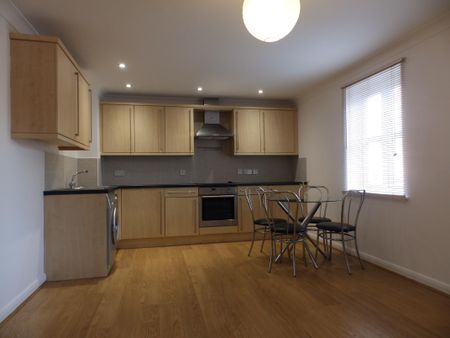 2 bedroom apartment to rent - Photo 4