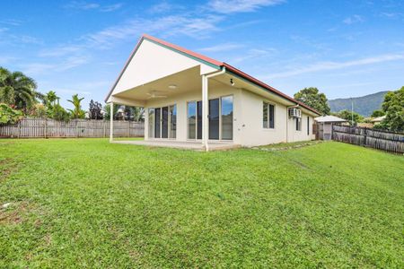 Refurbished Cottage - Airconditoned - Side Access - Corner Block - Photo 4
