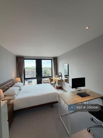 1 bedroom in a flat share to rent - Photo 4