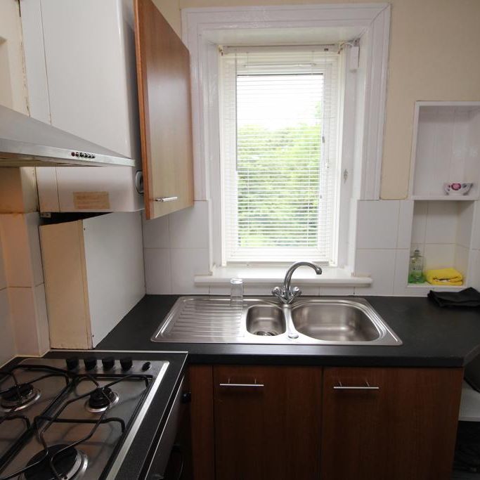 3 bedroom flat to rent - Photo 1