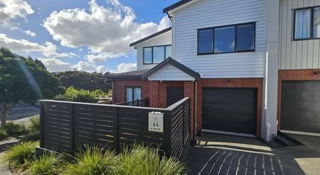 Modern 3BR Home in Long Bay – Pets Welcome! - Photo 4