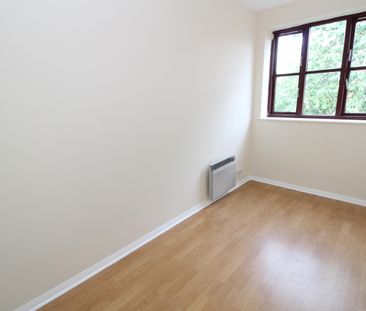 Spring Grove, Mitcham - Photo 6