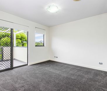 Bright & Private Family Home in Prime Kellyville Location - Photo 1