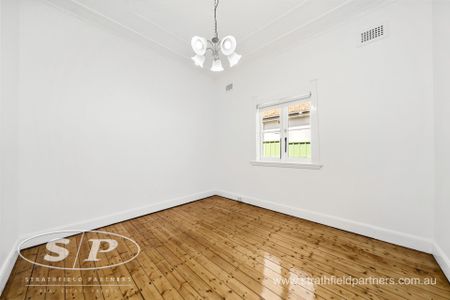 Conveniently Located 3 Bedroom Family Home - Photo 3