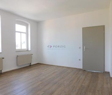 Große 3-Raum-Dachgeschosswohnung mit Einbauküche - Photo 3