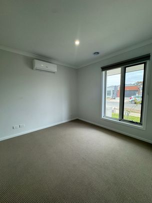 10 Buttercup Crescent, Armstrong Creek VIC 3217 - House For Rent | Domain - Photo 1
