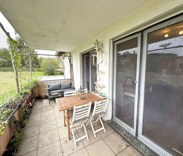 Charmante Wohnung mit Einbauküche, Balkon und Stellplatz in ruhiger... - Photo 1