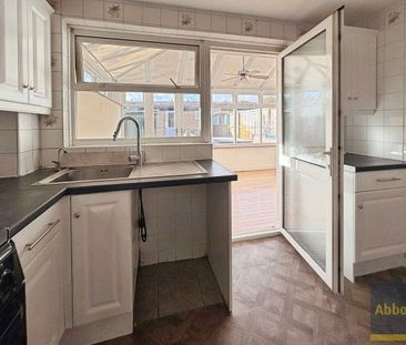 Basildon, SS15 5BN - Photo 4