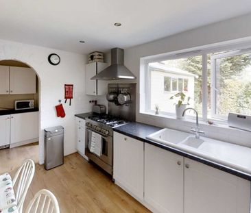 4 bed Terraced for rent - Photo 1