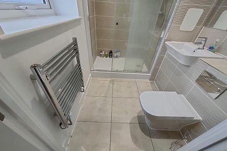 2 bedroom flat to rent - Photo 4