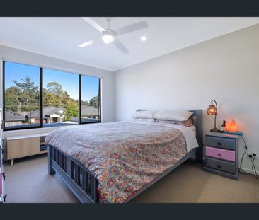 Charming Two-Storey Home in Fitzgibbon - Photo 5