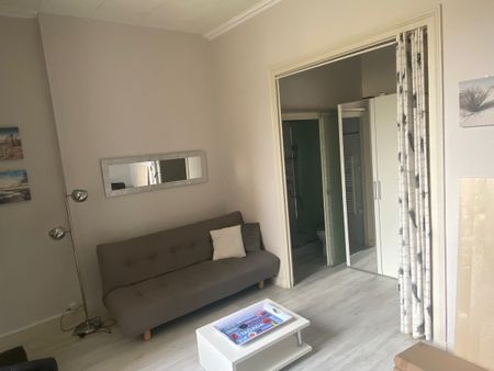 Location Appartement 1 pièce 24m² BORDEAUX 33000 - Photo 2