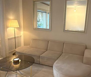 Ab sofort - möbelierte 2 Zimmer Wohnung mit Parkplatz in Mitte - Photo 1