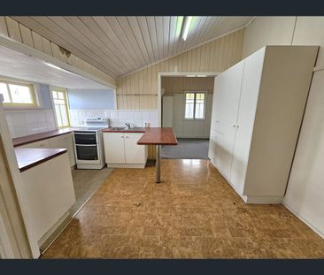 77 Elliott Heads Road, Kepnock, Qld 4670 - Photo 5