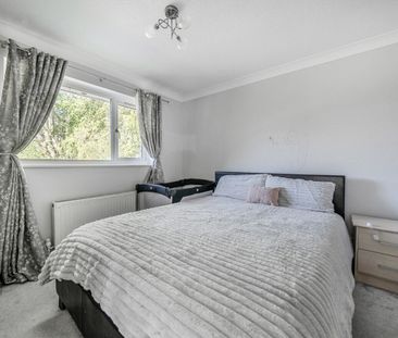 The Close, College Town, Sandhurst, Berkshire, GU47 - Photo 5