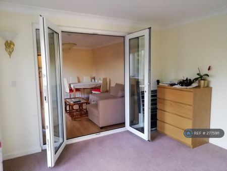 2 bedroom flat to rent - Photo 3