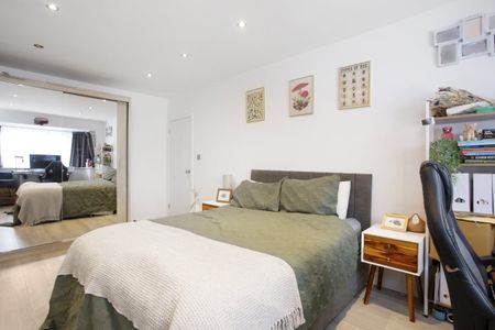 4 bedroom detached house to rent - Photo 2