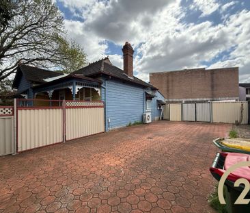 3 Bedroom Family Home, in a Prime Location! - Photo 2