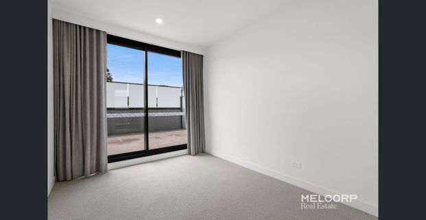 RESORT STYLE LIVING AT IT'S BEST - UNFURNISHED - Photo 1