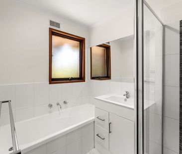 Charming 2 Bedroom Unit in a Prime Ringwood East Location - Photo 6