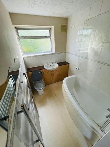 3 bedroom semi-detached house to rent - Photo 3