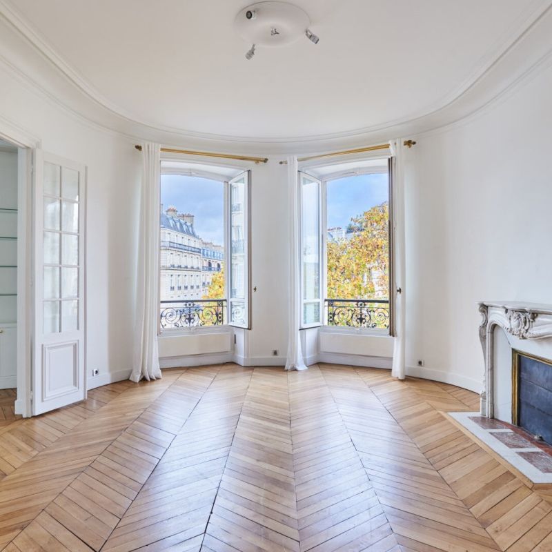 Appartement en location- Paris 16ème - 5 chambres- Avenue Marceau/Place des Etats-Unis - Photo 1