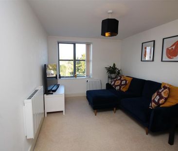 2 bedroom flat to rent - Photo 4