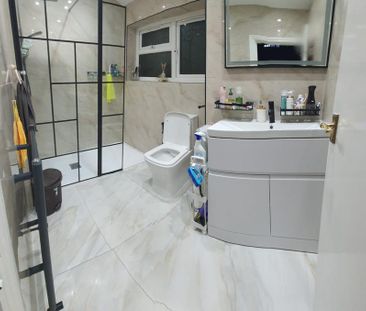 1 bedroom in a house share to rent - Photo 6