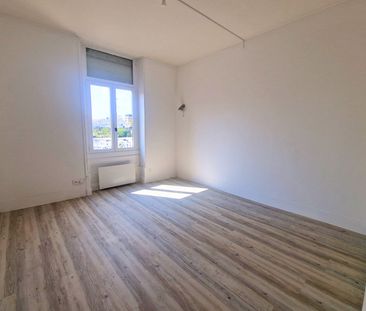 Location Appartement 2 pièces 57m² - Photo 2