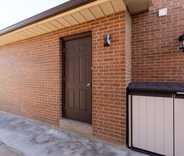 For Lease - 39 Airdrie Drive, Vaughan, Ontario - Photo 2