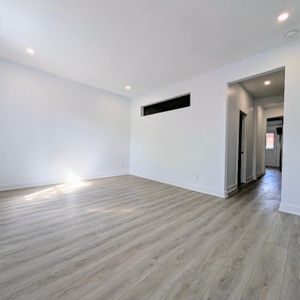 *Because You Deserve Renovated 3 1/2, Metro Lasalle,Verdun* - Photo 2
