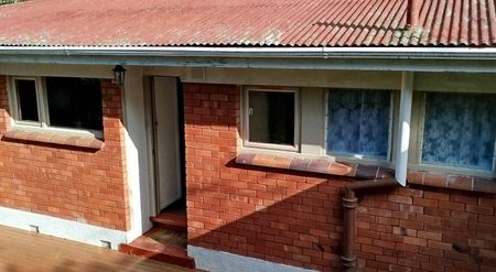 HOWE STREET GEM! - Photo 5