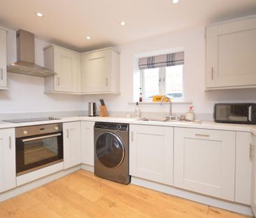 2 bedroom terraced house to rent - Photo 4