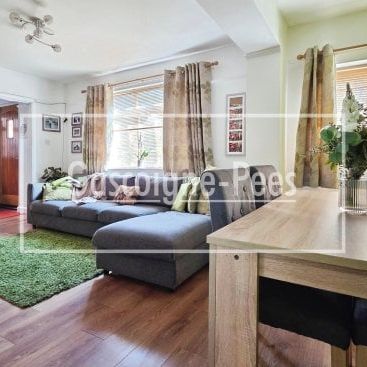 Manor Road, Guildford - Photo 1